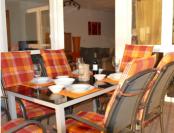 �berdachte und windgesch�tzte S�d-West-Terasse